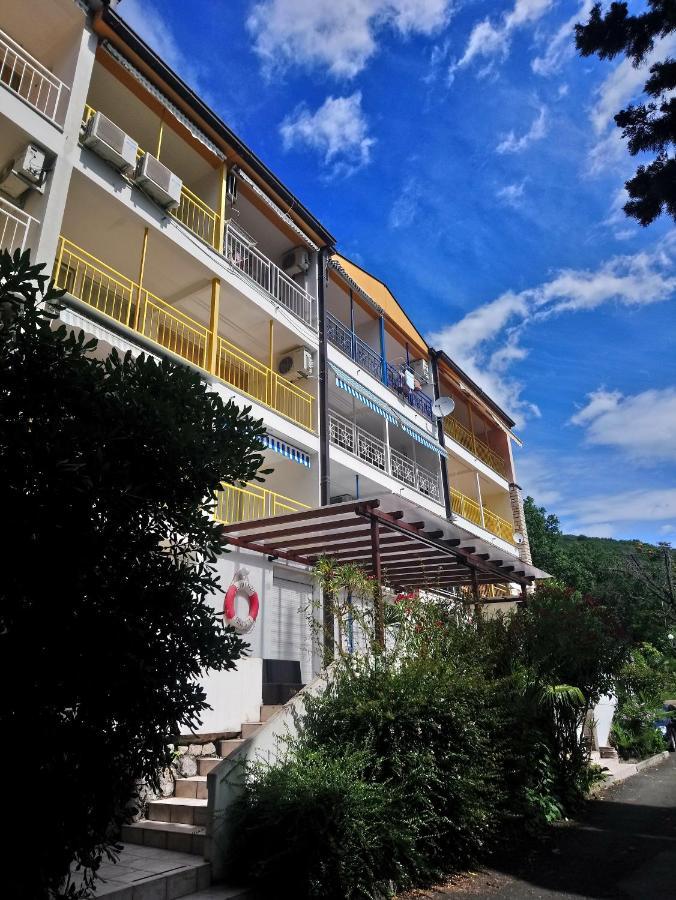 Apartments Alyssa Ічичі Екстер'єр фото