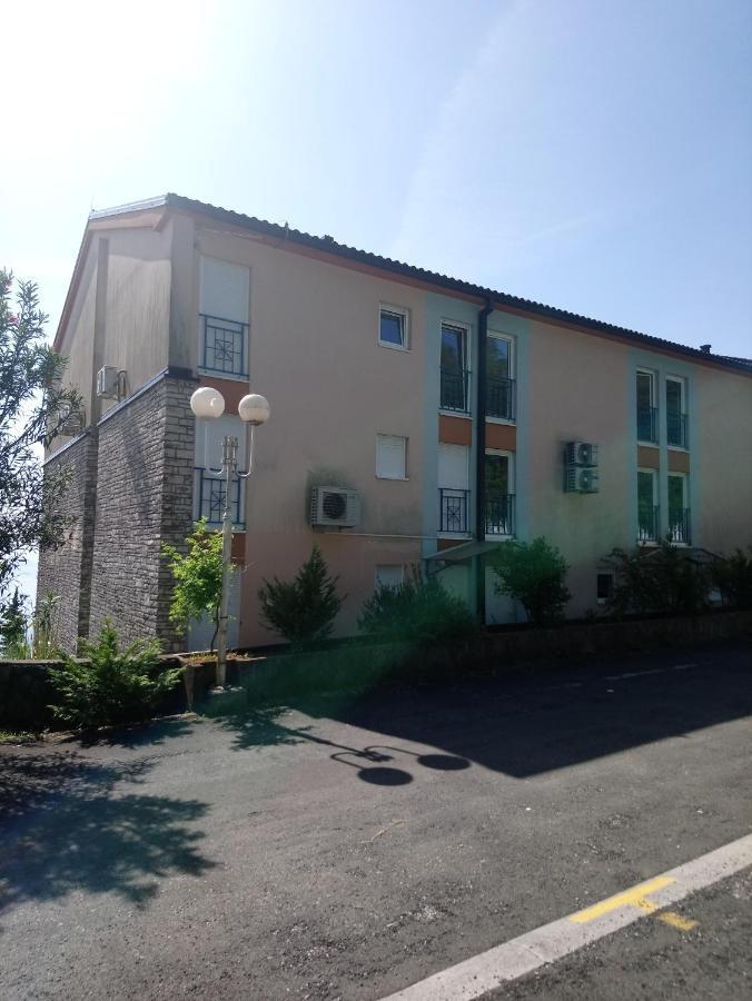 Apartments Alyssa Ічичі Екстер'єр фото